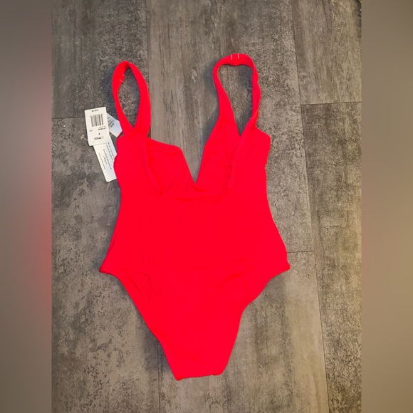 L*SPACE Coco One Piece Swimsuit In Hot Cherry Size S - Picture 5 of 8